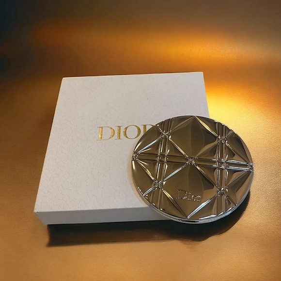Authentic Dior Compact Mirror (Silver Tone, Patterned, Plaid, Crisscross) - Picture 3 of 10